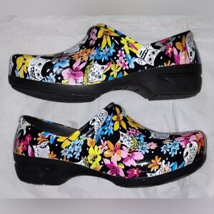 ANYWEAR MULTICOLOR UNISEX SHOES SIZE MEN 4 WOMEN 6